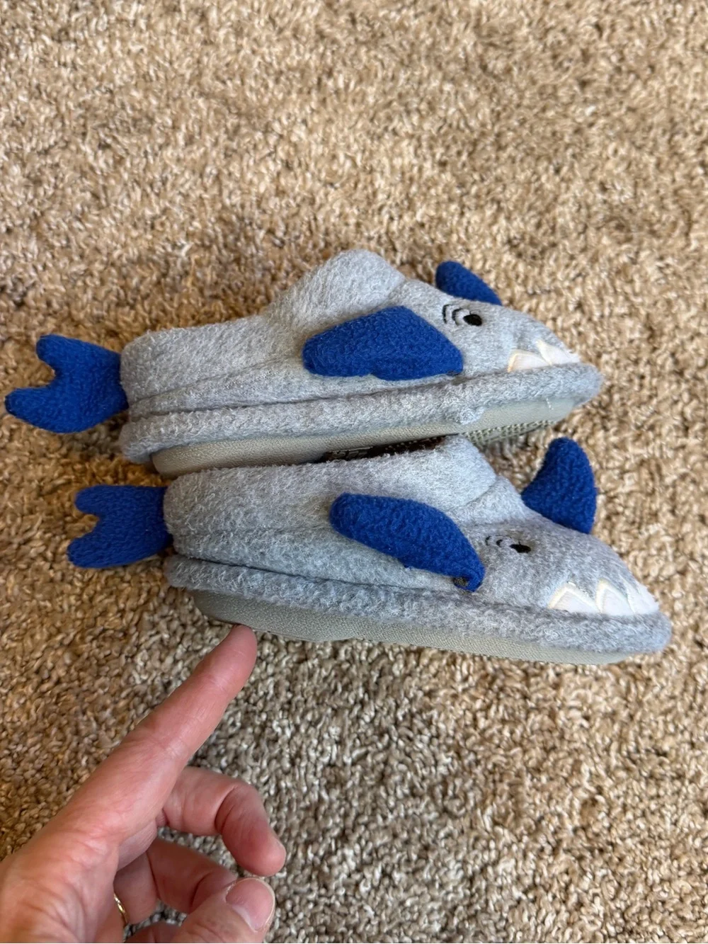 Dearfoams Toddler Boy’s Grey Blue Peyton Shark Clog Slippers 5-6 Ocean Novelty